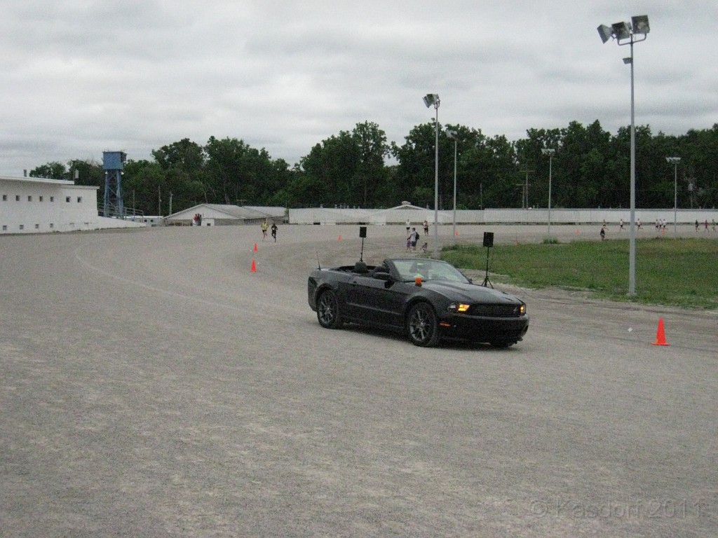 Solstice Run 2011 10M 021.JPG - The 2011 Solstice 10 Mile race in Northville Michigan. Once around the horse race track then through the neighbourhoods. Finish in the park downtown.